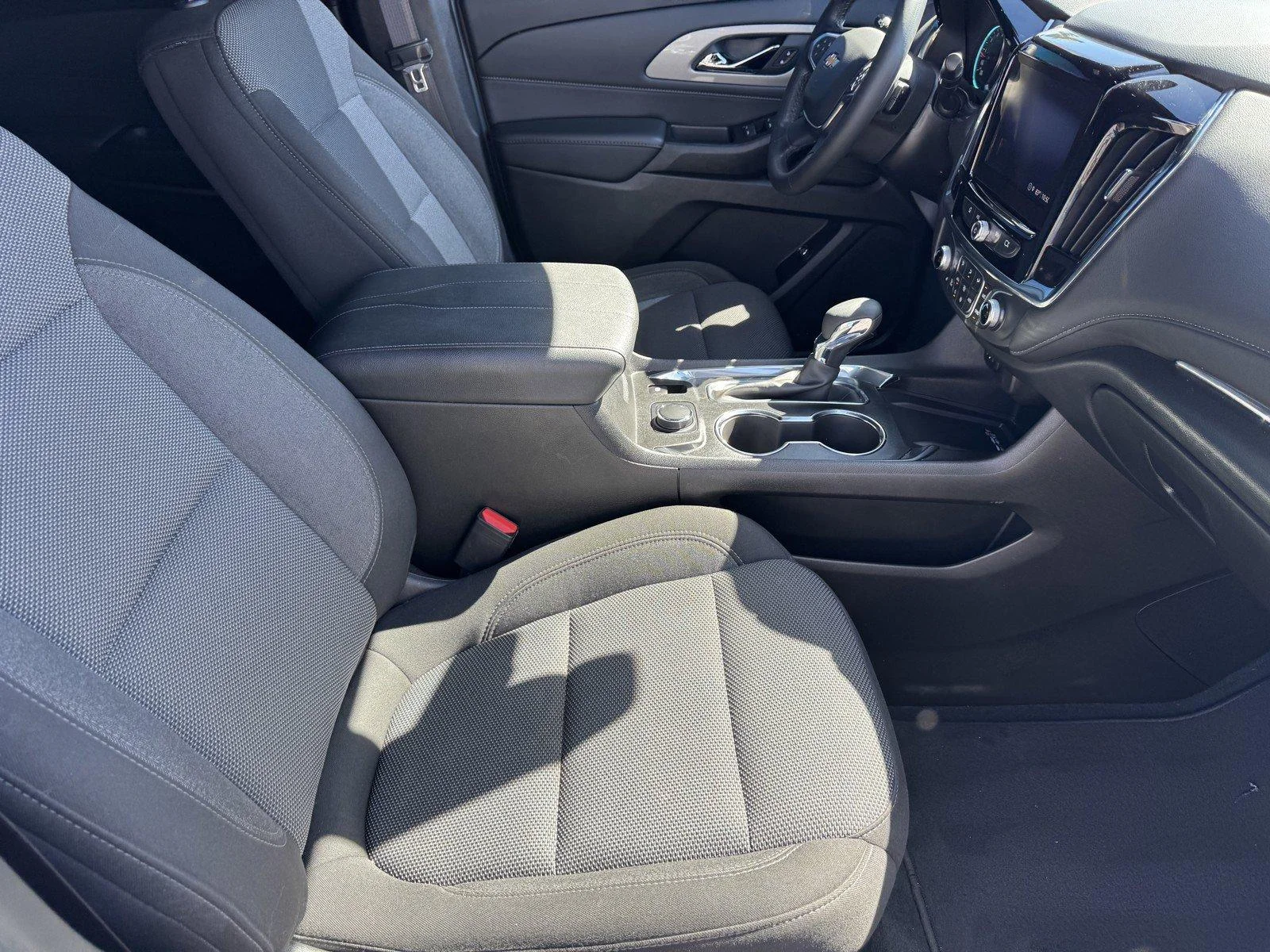 Used 2023 SUMMIT WHITE Chevrolet LT Cloth image 8