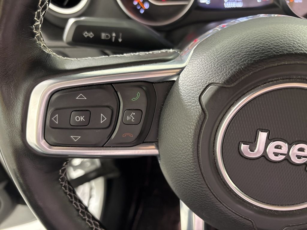 Used 2022 Silver Jeep Unlimited Sahara image 26