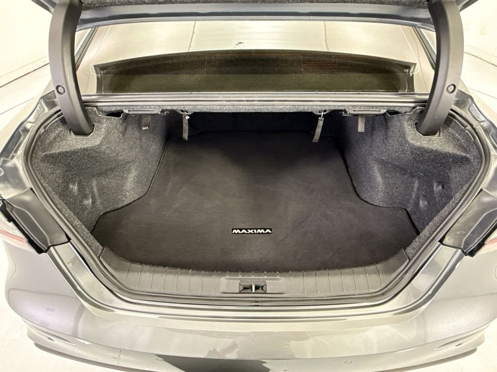 Used 2023 Gun Metallic Nissan SV image 27