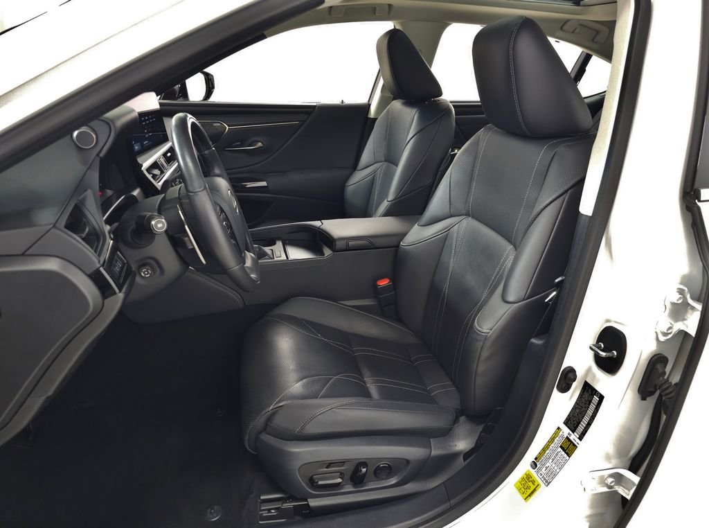 Used 2024 White Pearl Lexus 350 Ultra Luxury image 15