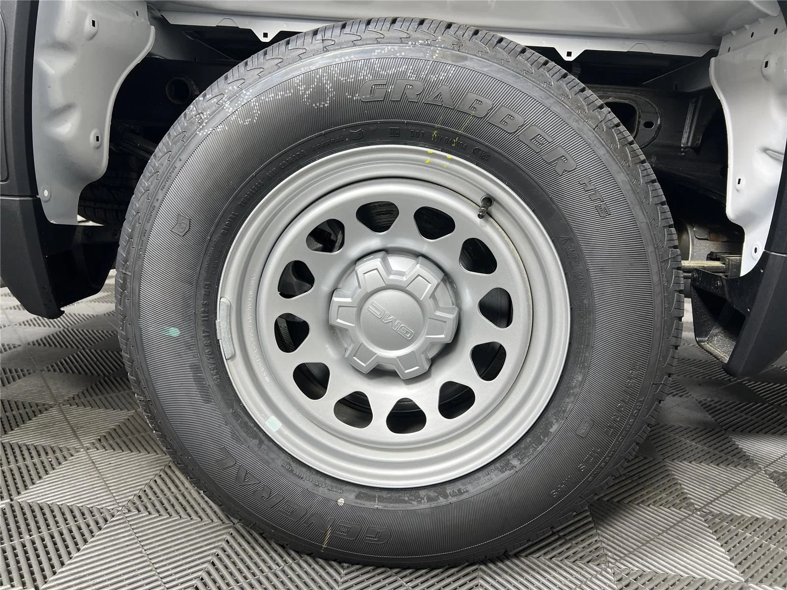 2026 GMC Sierra 1500 Pro - Photo 13