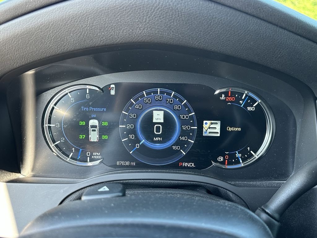 Used 2020 Silver Cadillac Luxury image 39