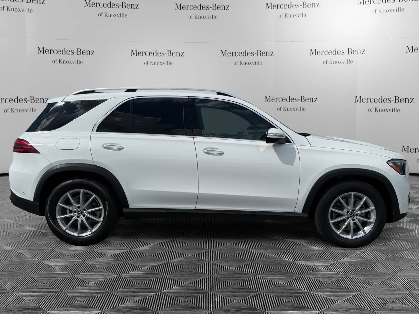 Certified Used 2025 Polar White Mercedes-Benz GLE 350 image 4
