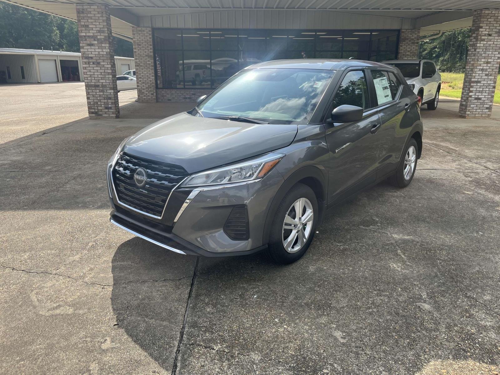 2025 Nissan KICKS PLAY Base