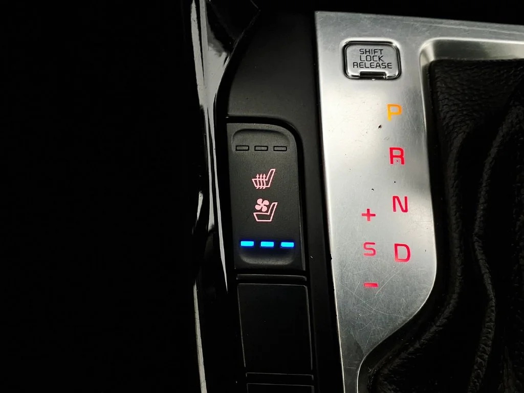 Used 2021 Black Kia EX image 16