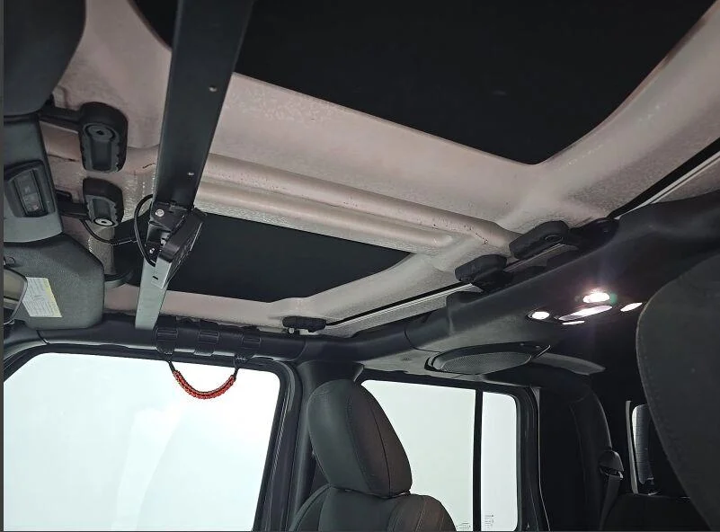 Used 2021 Sting-Gray Clearcoat Jeep Mojave image 14