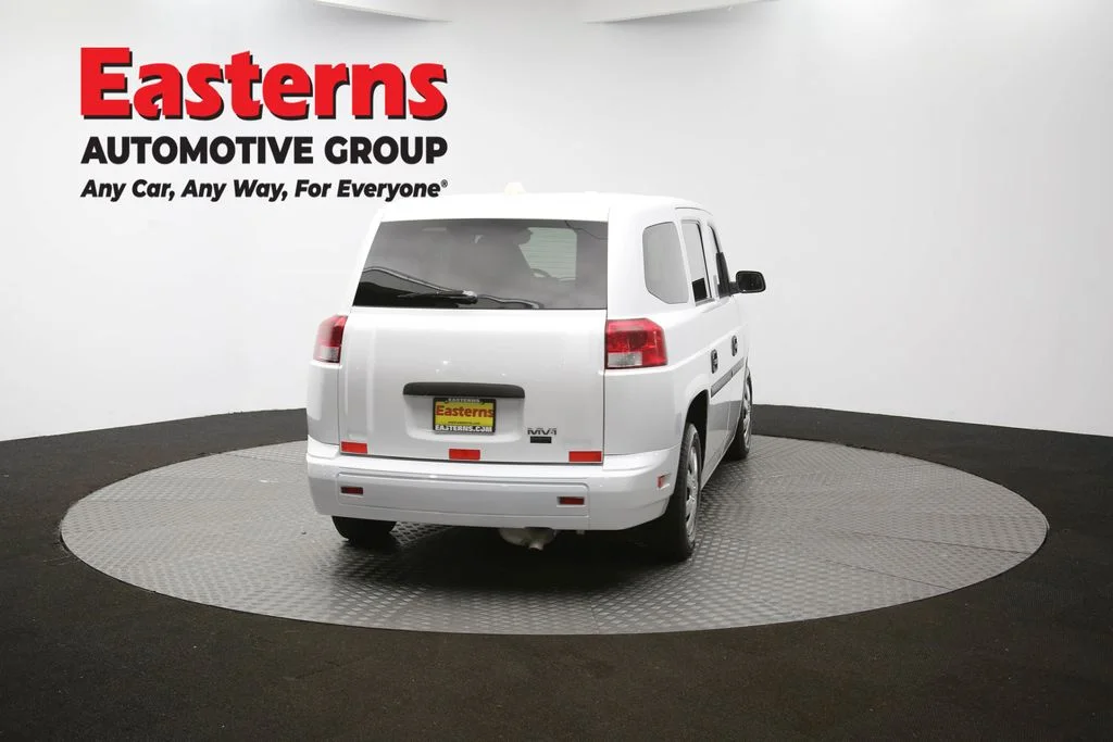 Used 2014 White VPG Taxi image 34