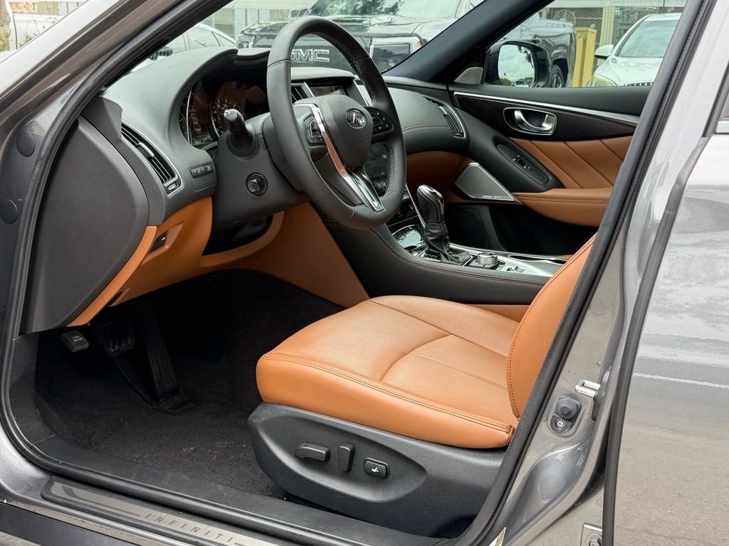 Used 2023 Gray INFINITI SENSORY image 13