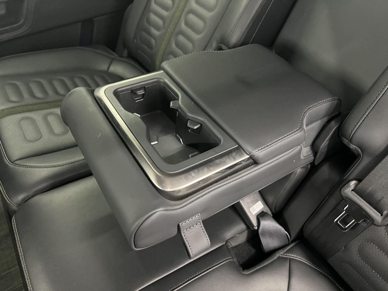 2024 Rivian R1S Adventure - Photo 24