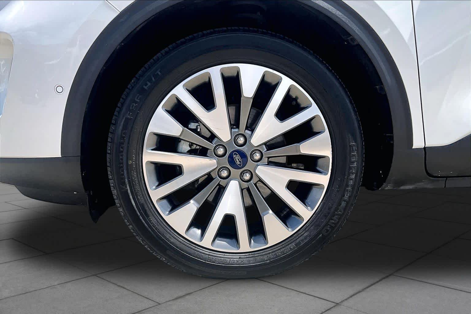 Used 2020 Star White Metallic Tri-Coat Ford Titanium image 11