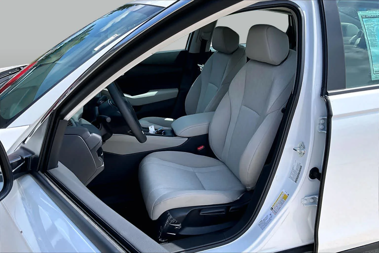 New 2026 Platinum White Pearl Honda LX image 9