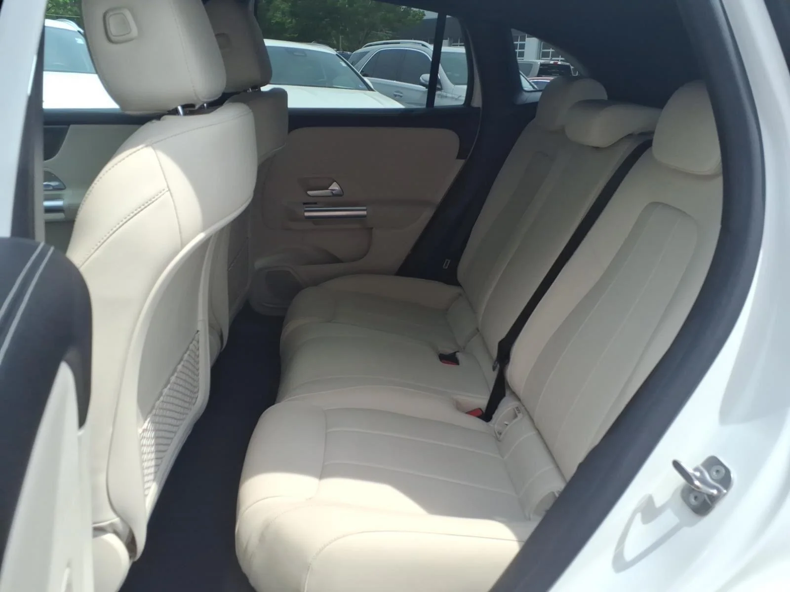 Used 2023 Polar White Mercedes-Benz GLA 250 image 19