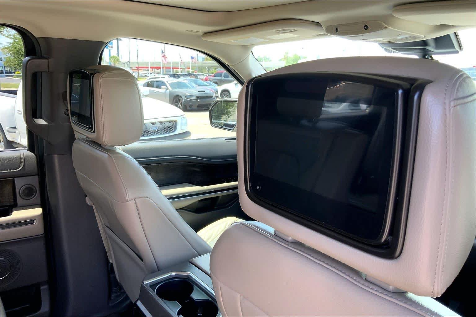 Used 2019 White Platinum Metallic Tri-Coat Ford Limited image 34