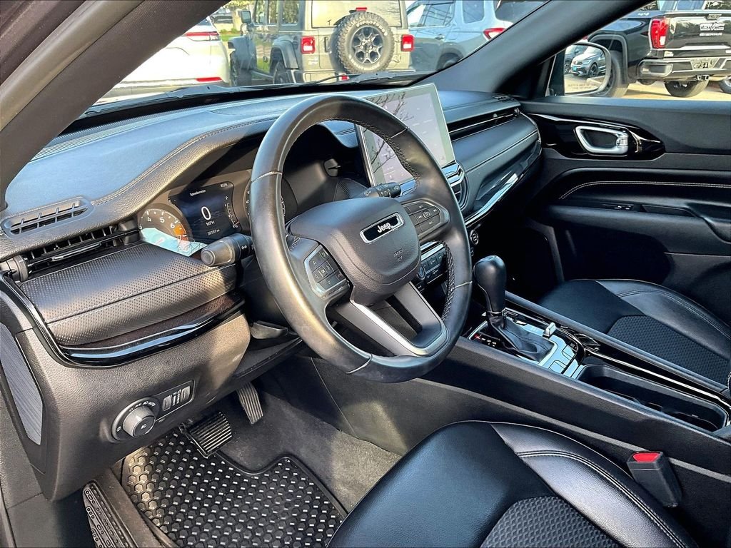 Used 2022 Gray Jeep Altitude image 8