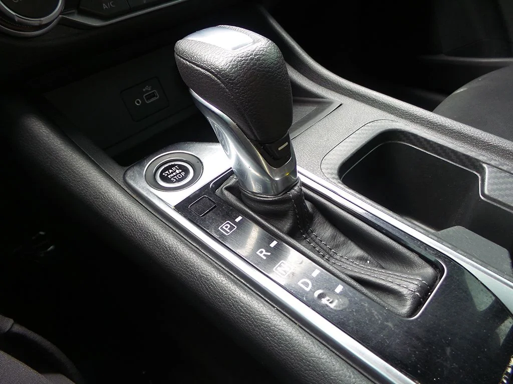 Used 2020 Gray Nissan S image 41