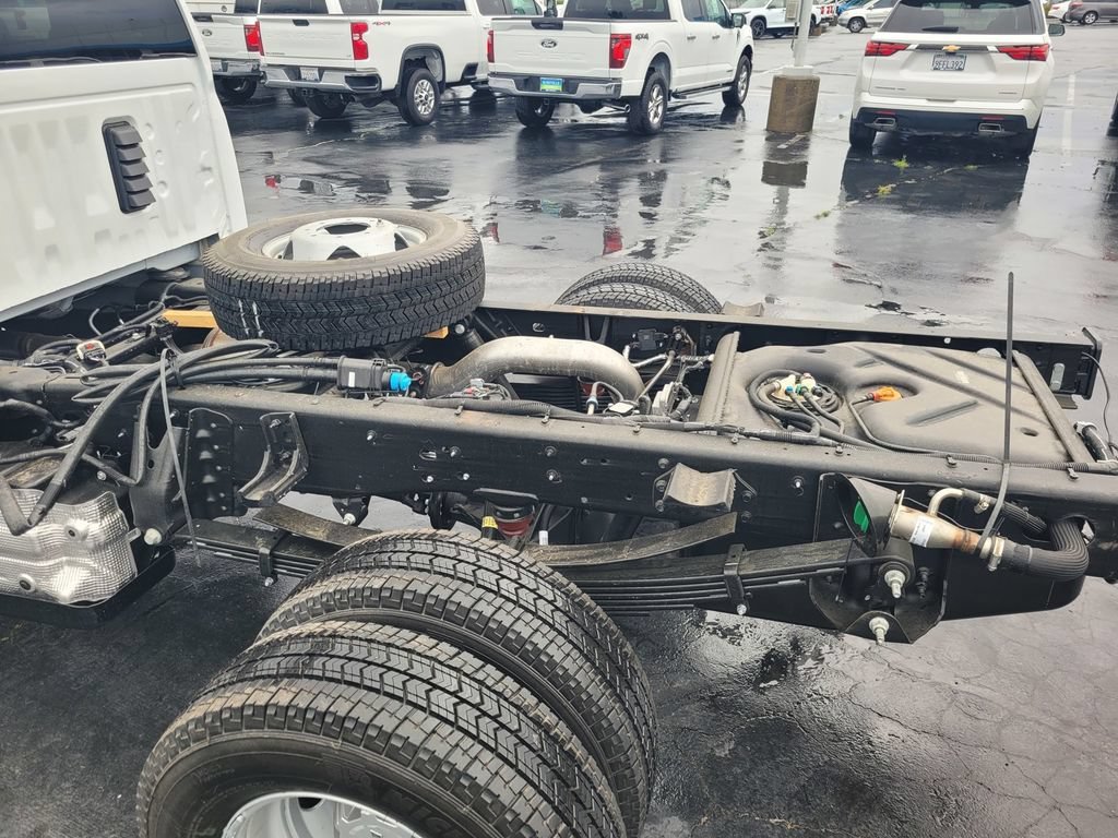 2026 Chevrolet Silverado 3500 HD Chassis Cab Work Truck view 6