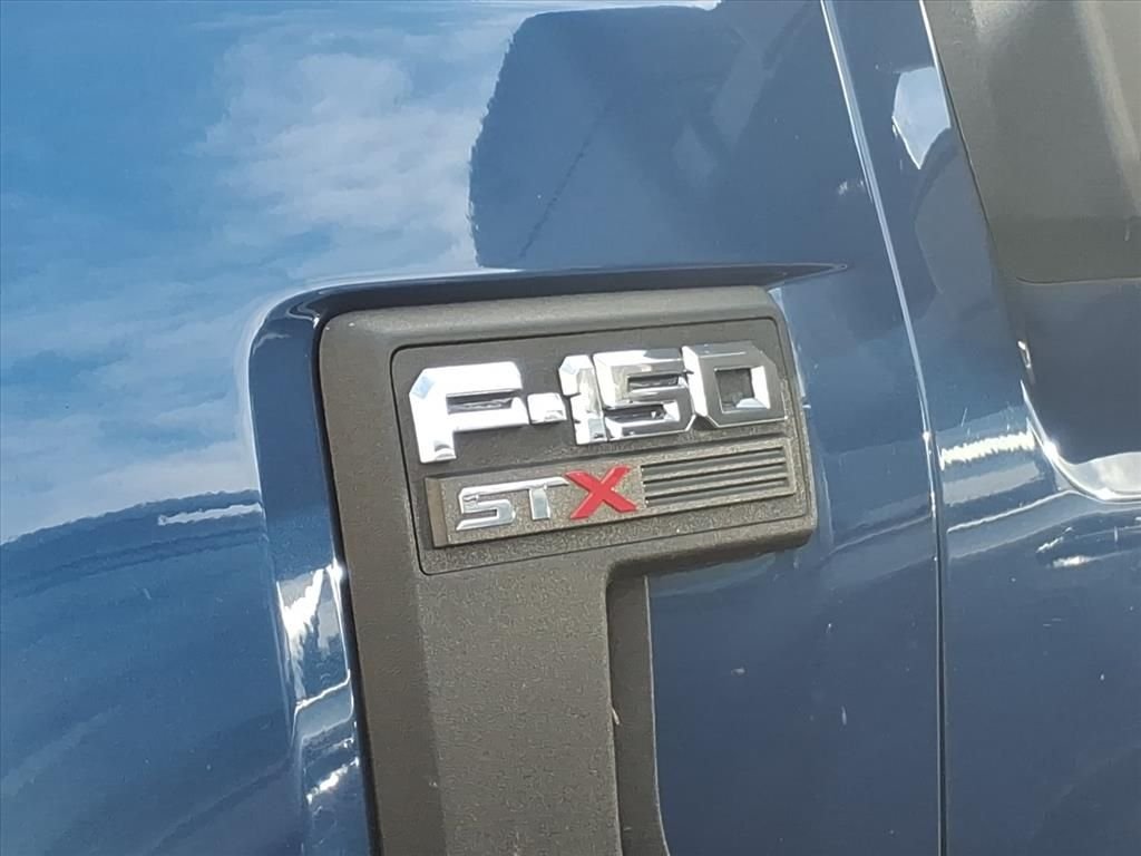 Used 2022 Blue Ford XL image 4