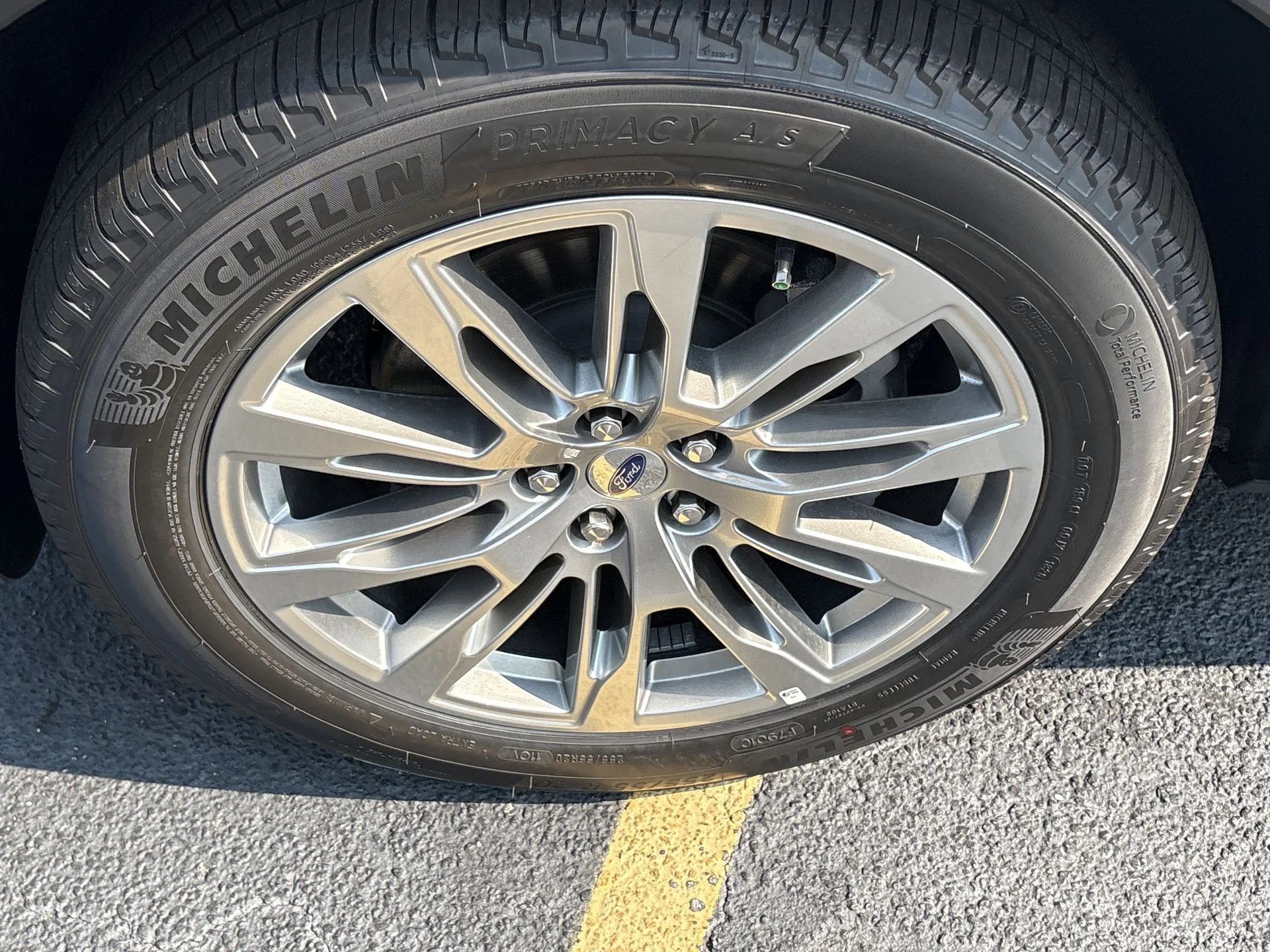 New 2026 Star White Metallic Tri-Coat Ford Platinum™ image 26