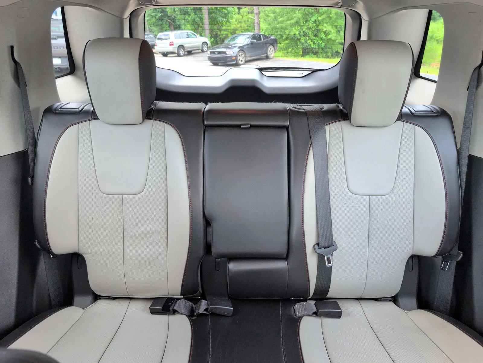 Used 2015 CRYSTAL RED TINTCOAT GMC SLT image 26