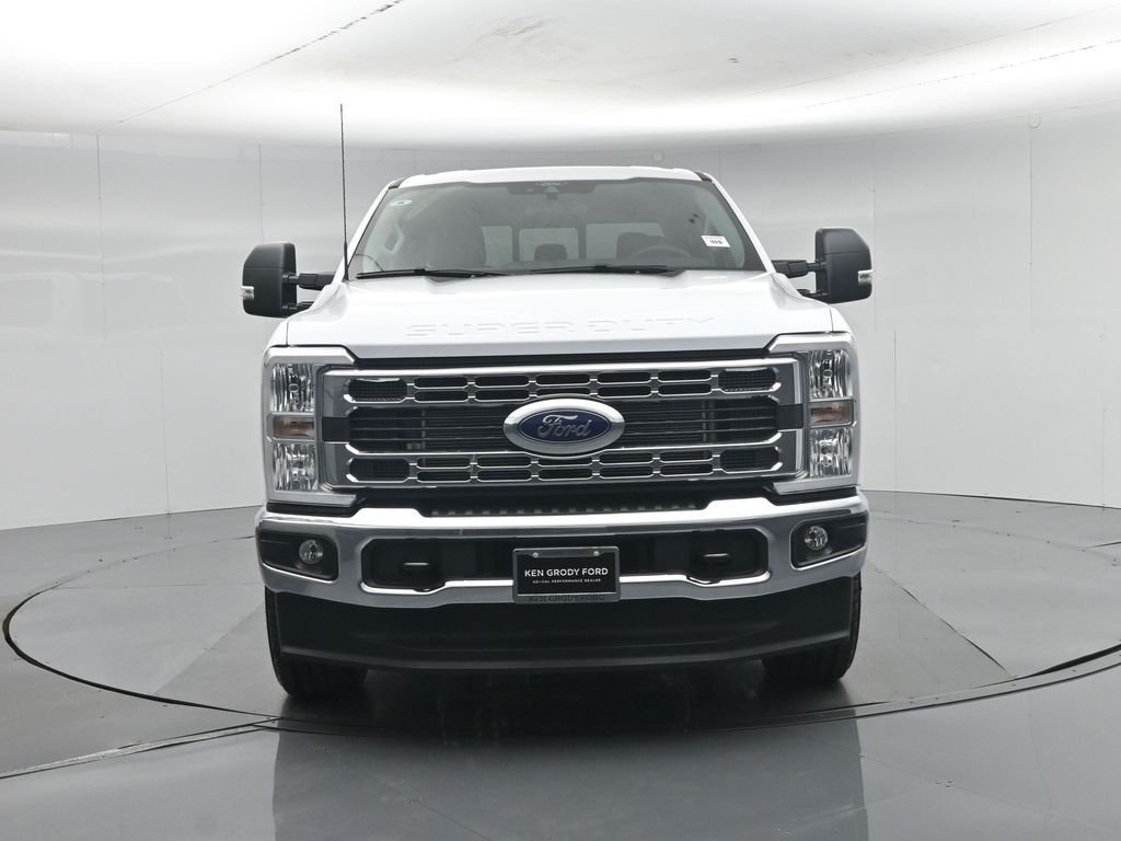 New 2026 Oxford White Ford XLT image 23