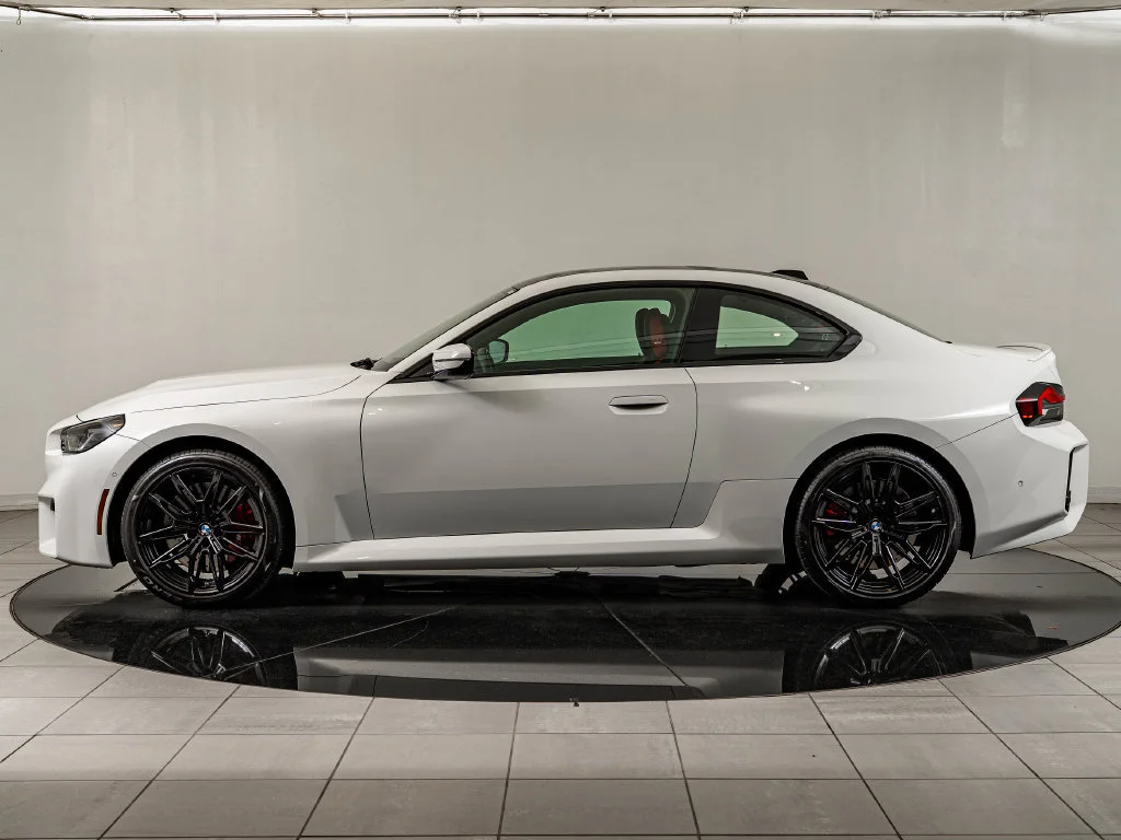 Used 2025 Alpine White BMW  image 8