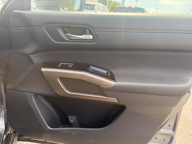 Used 2024 Gray Nissan Platinum image 15