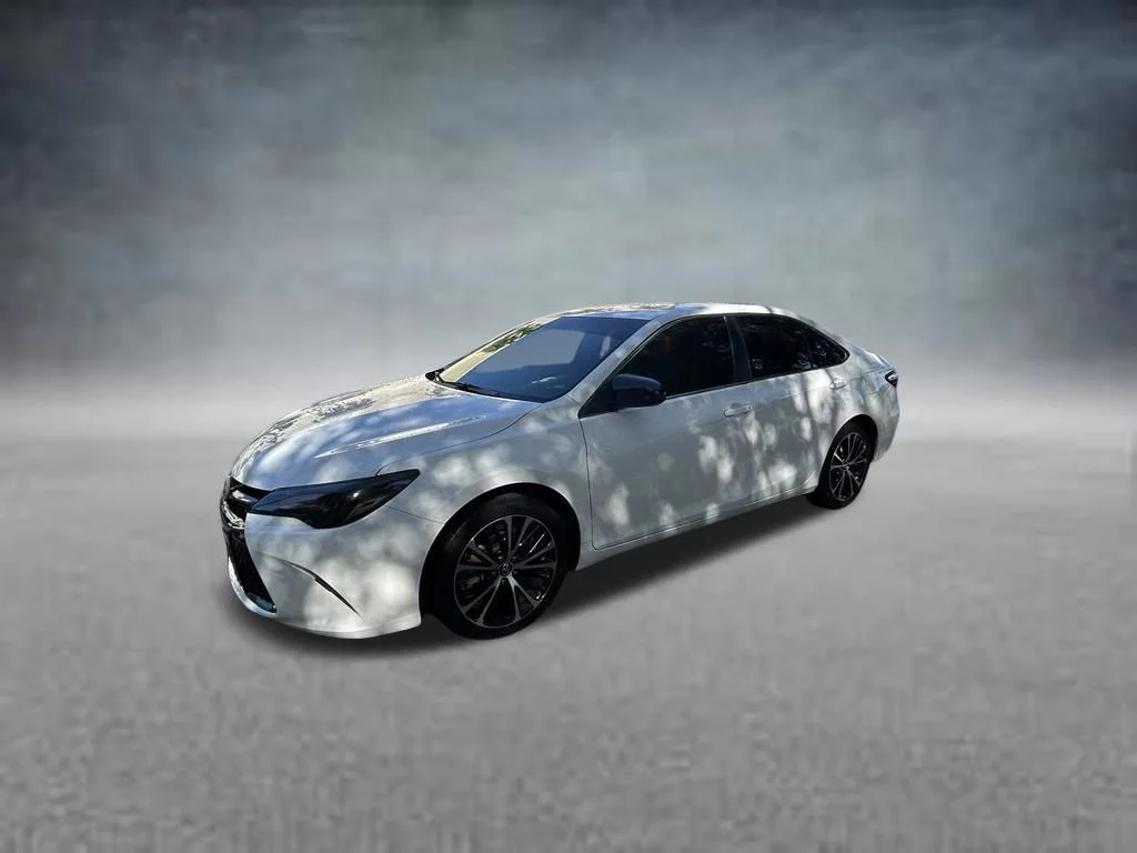Used 2016 White Toyota LE image 3