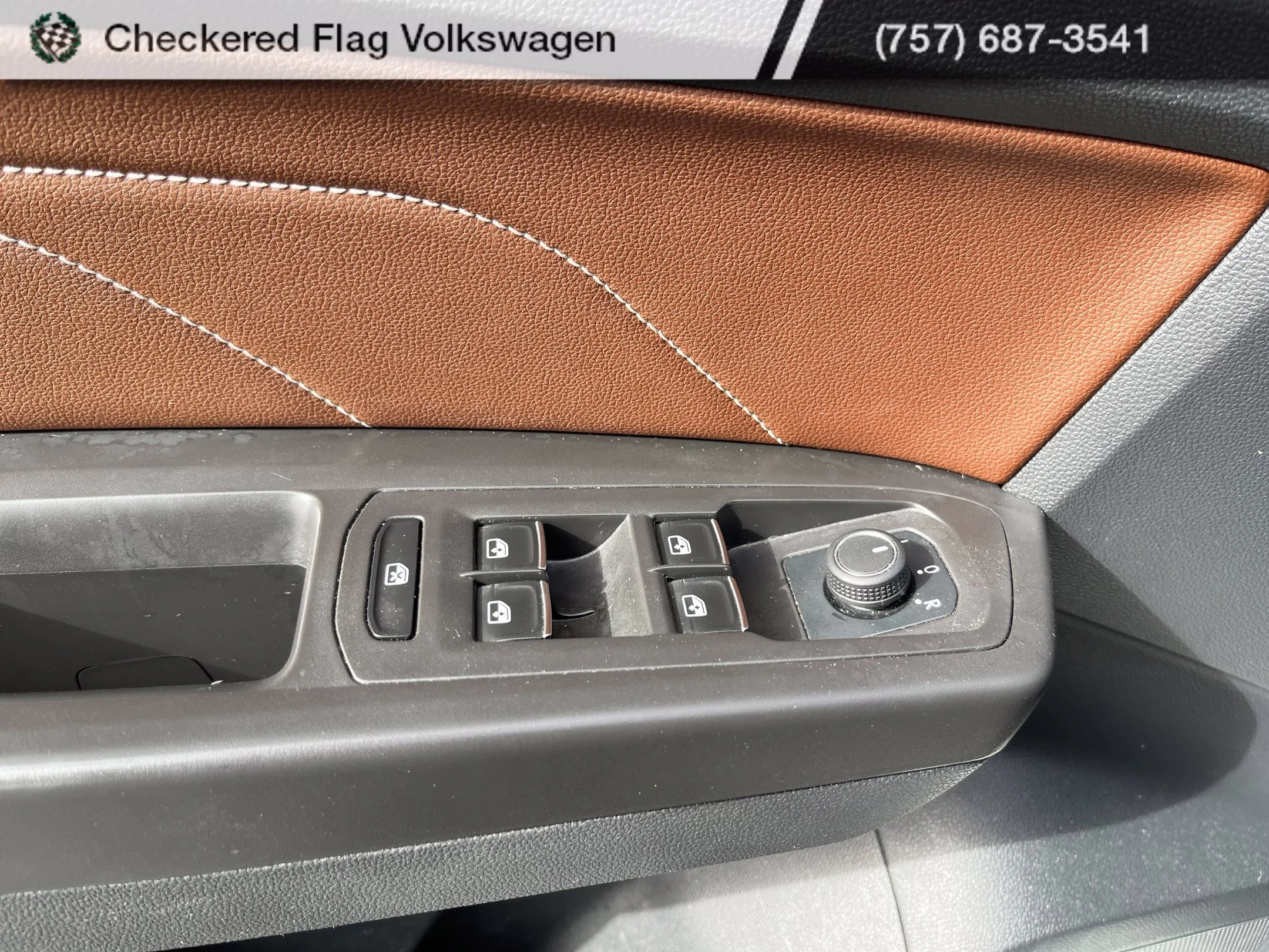 Used 2022 Pure White Volkswagen 3.6L V6 SE w/Technology image 13