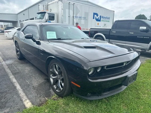 Used 2016 Black Dodge R/T image 3