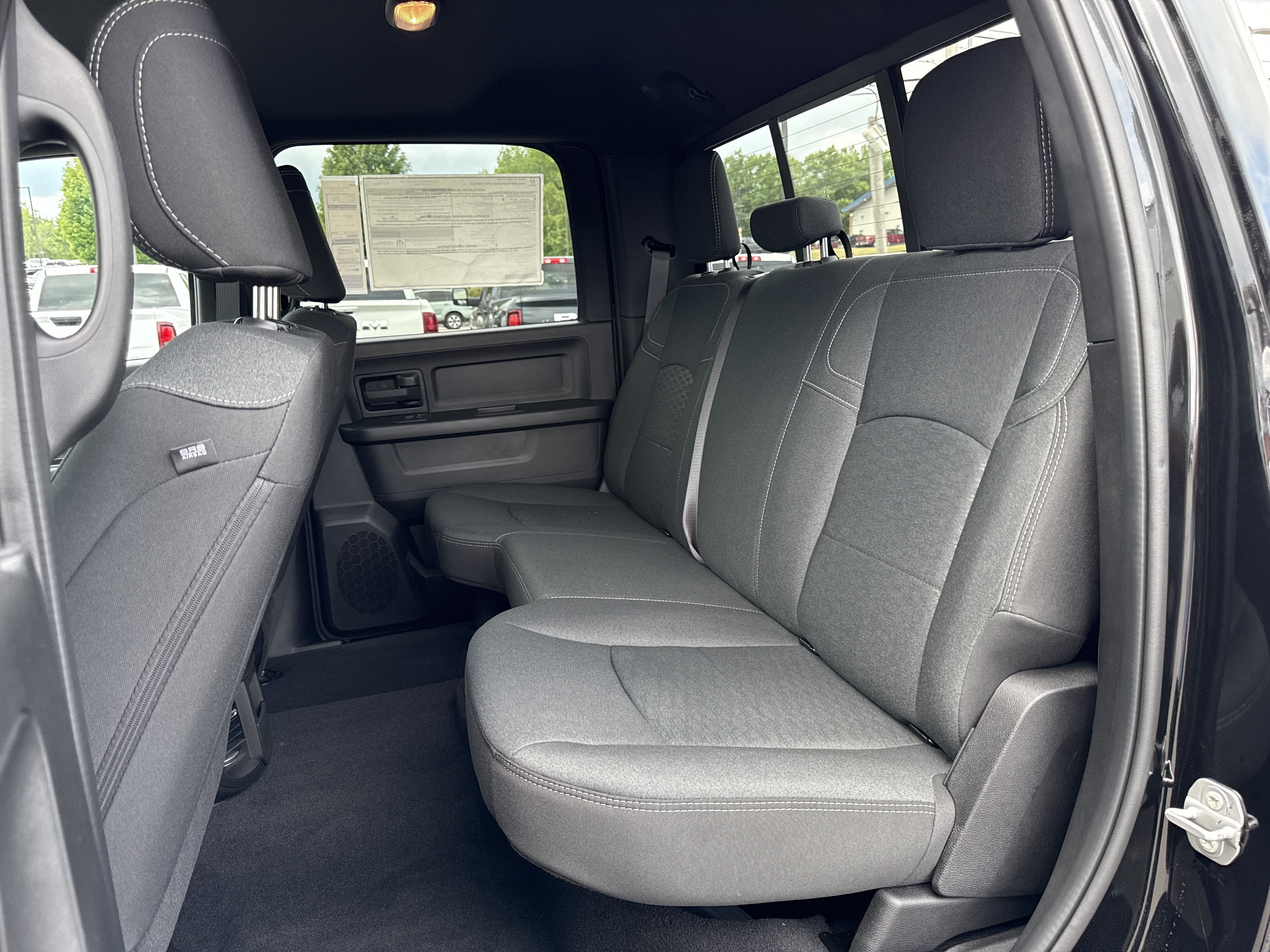 New 2026 Diamond Black Crystal Pearl-Coat Exterior Paint RAM Tradesman image 14