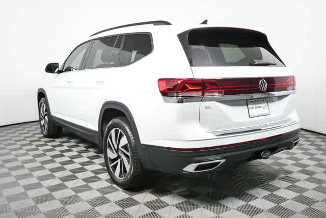 New 2026 Opal White Pearl Volkswagen 2.0T SE w/Technology image 29