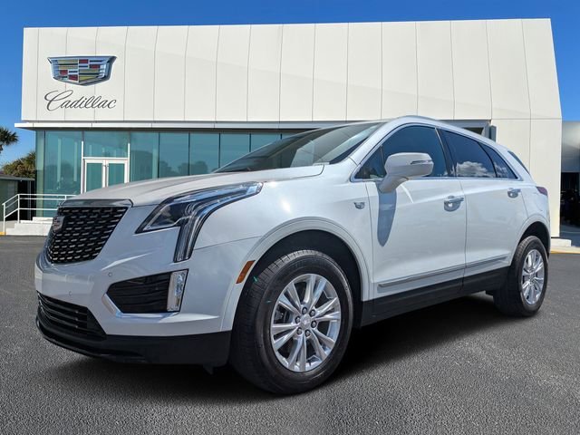 Certified Used 2025 Crystal White Tricoat Cadillac Luxury image 7