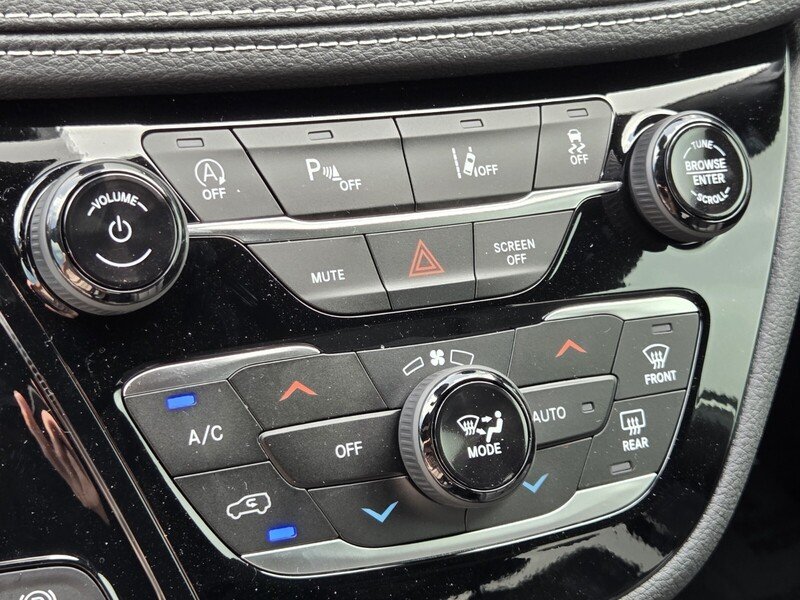 2026 Chrysler Pacifica Select - Photo 26