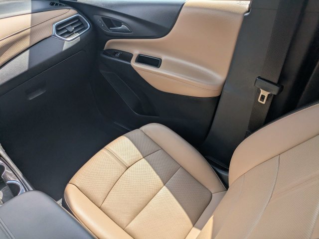 Used 2022 Pearl Chevrolet Premier image 18