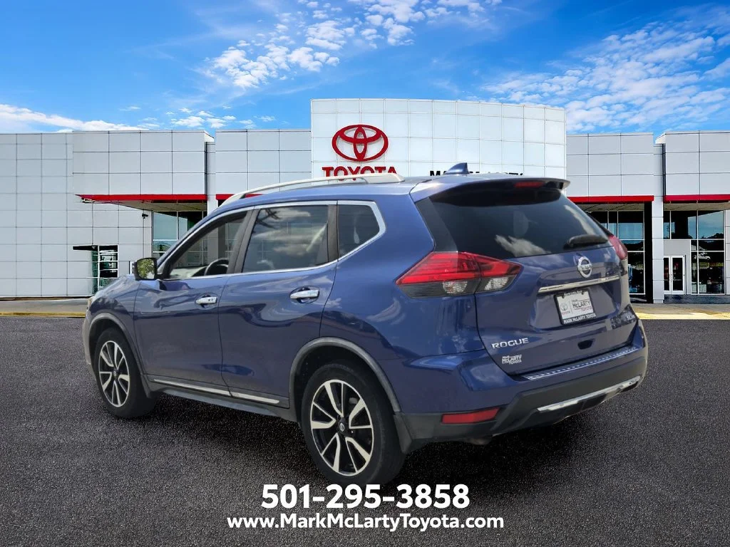 Used 2017 Blue Nissan SL image 3