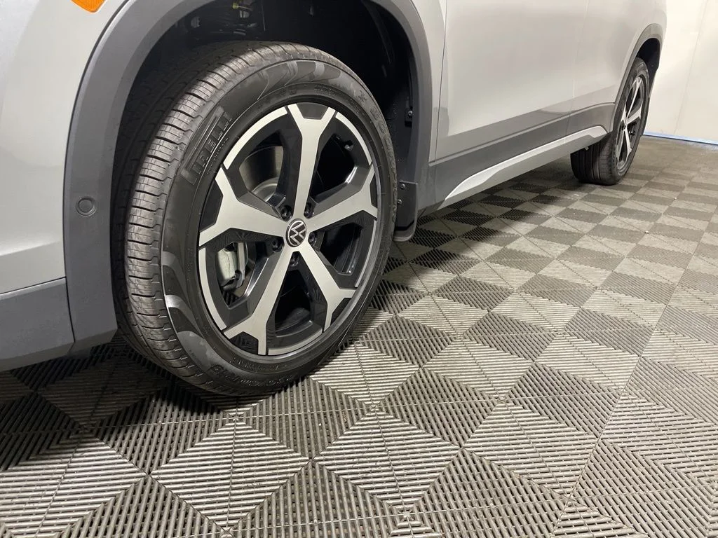 New 2026 Silver Volkswagen 2.0T SE image 24