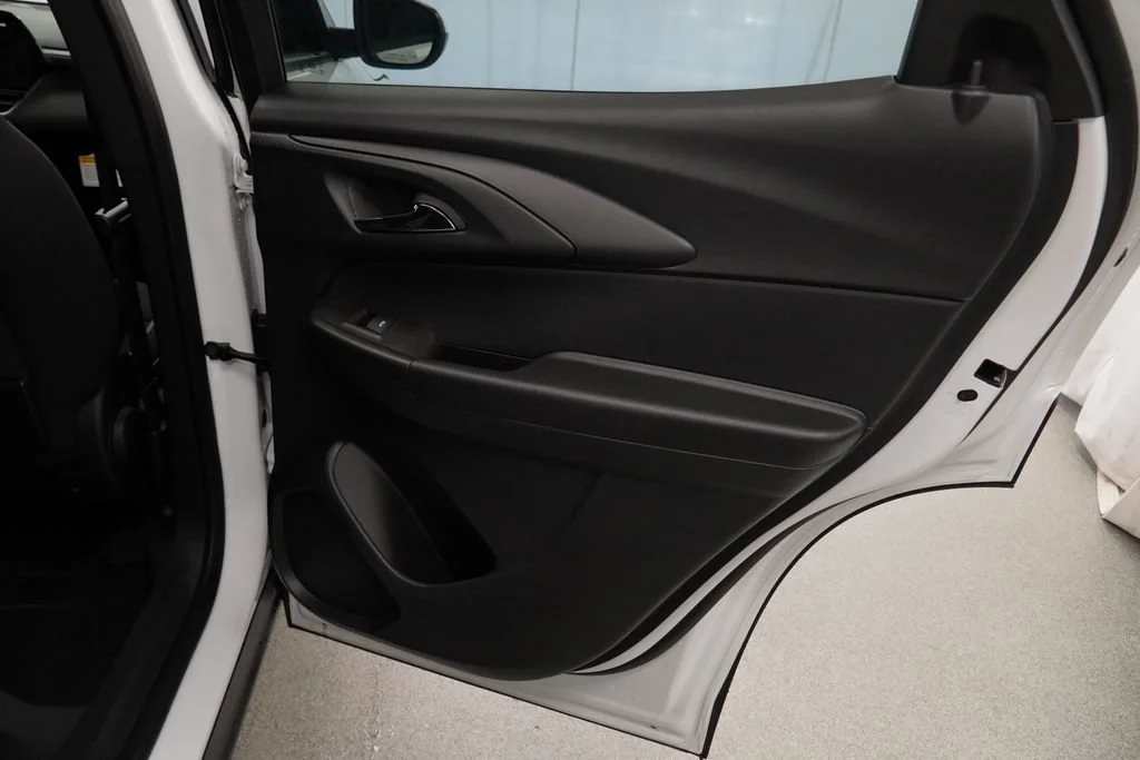 New 2026 Summit White Chevrolet LT image 26