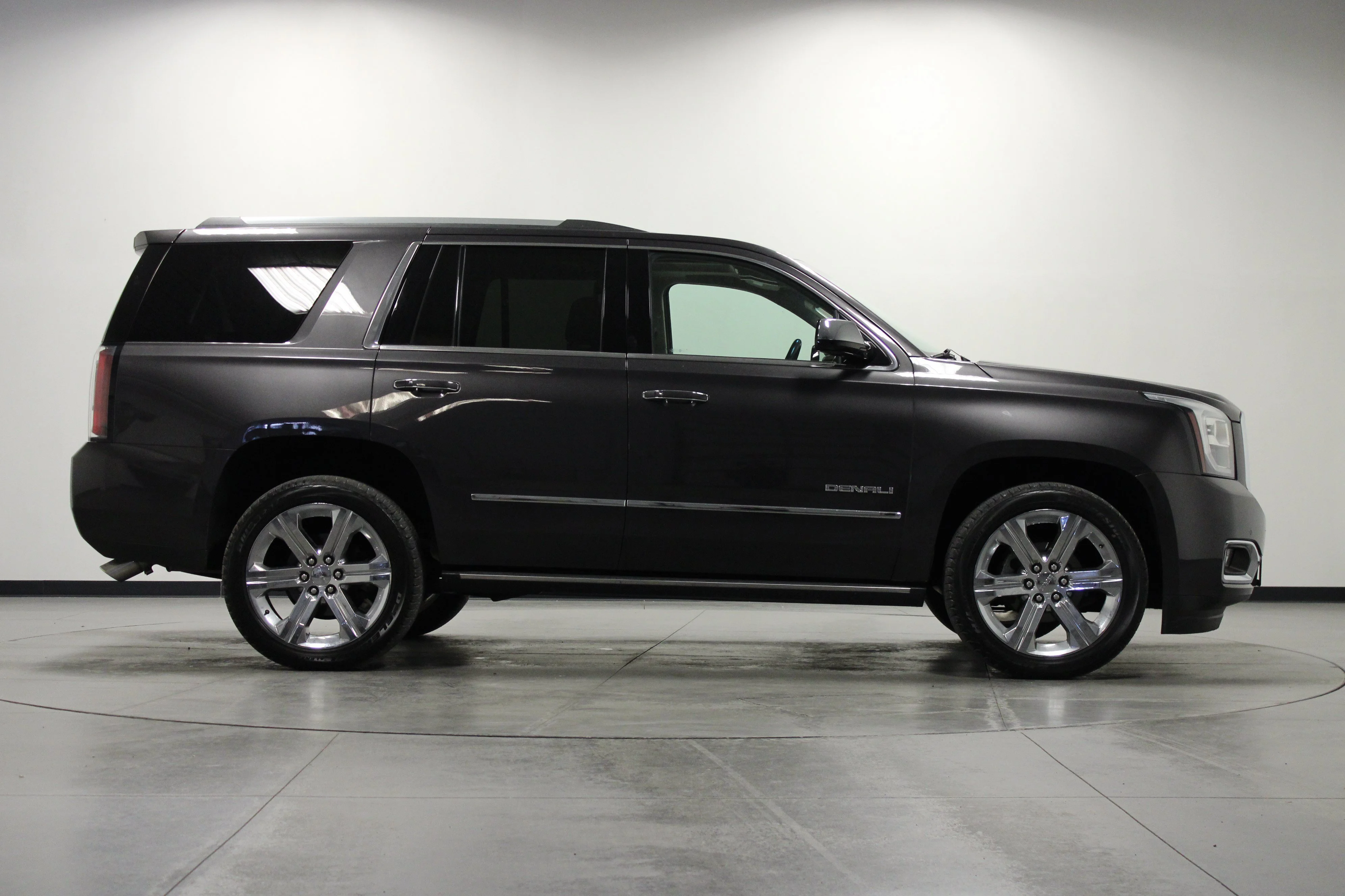 Used 2018 IRIDIUM METALLIC GMC Denali image 3