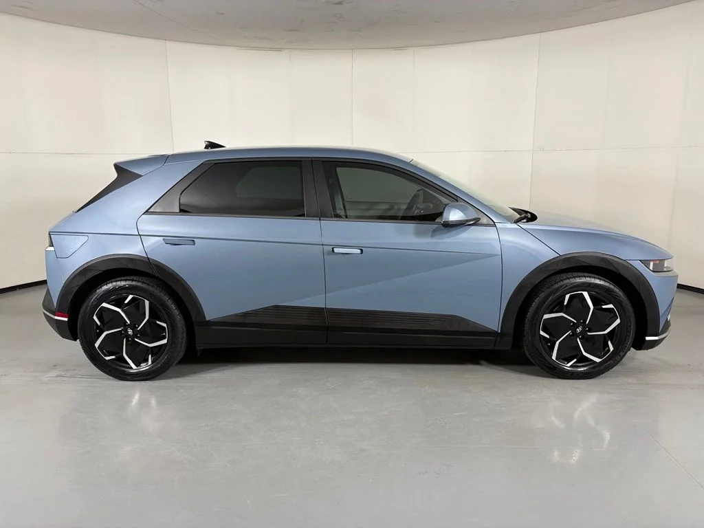 Used 2024 Blue Hyundai SEL image 9