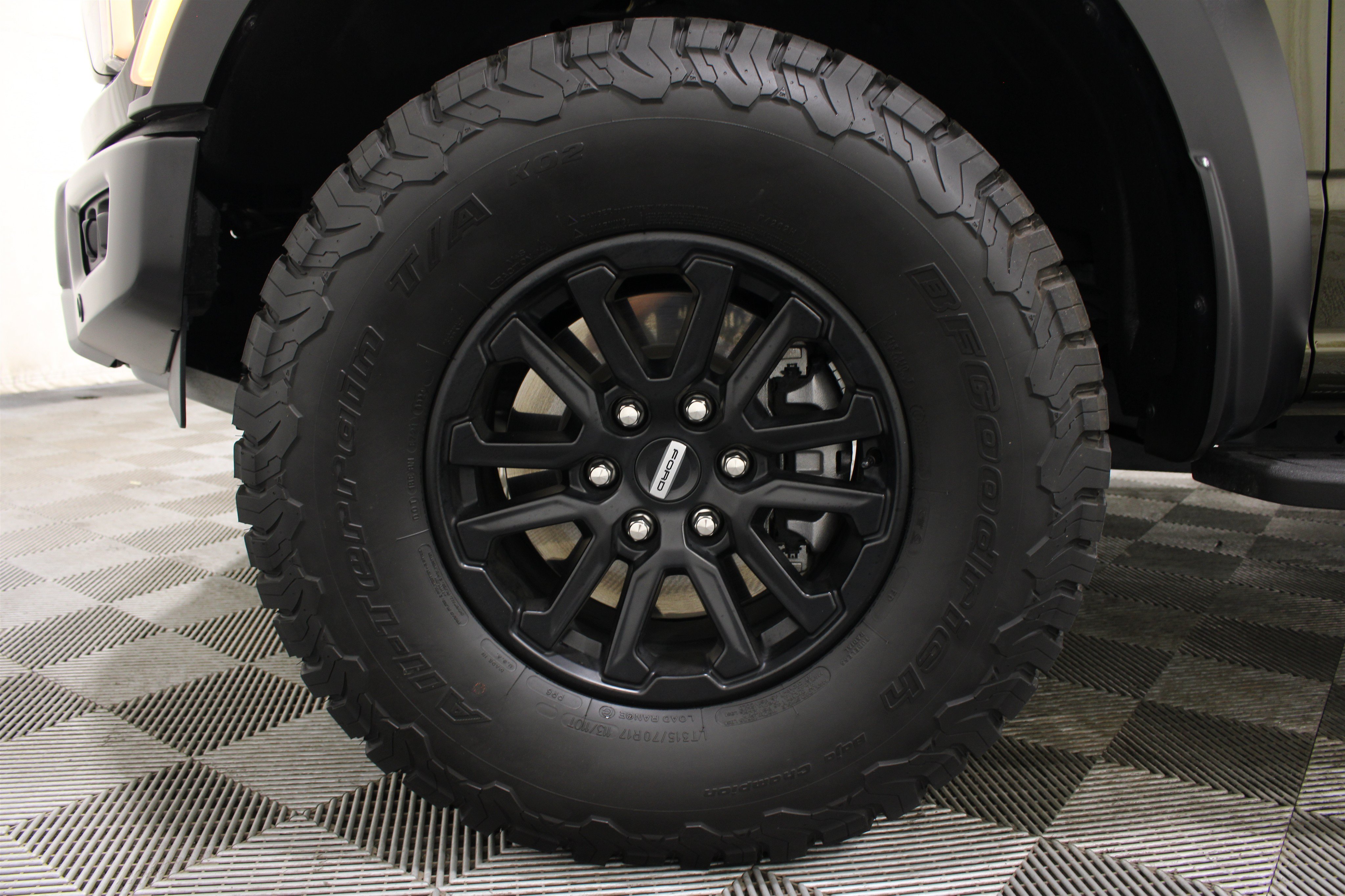 Used 2024 Shelter Green Ford Raptor image 41