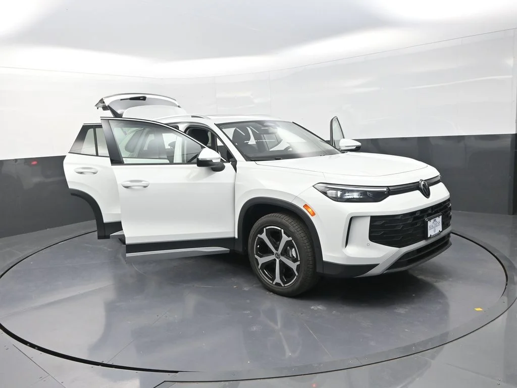 2026 Volkswagen Tiguan SE - Photo 30