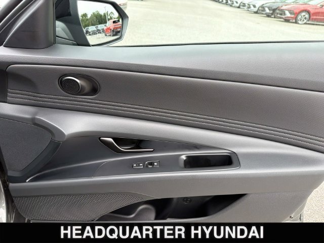 Used 2026 Gray Hyundai SEL Sport image 12