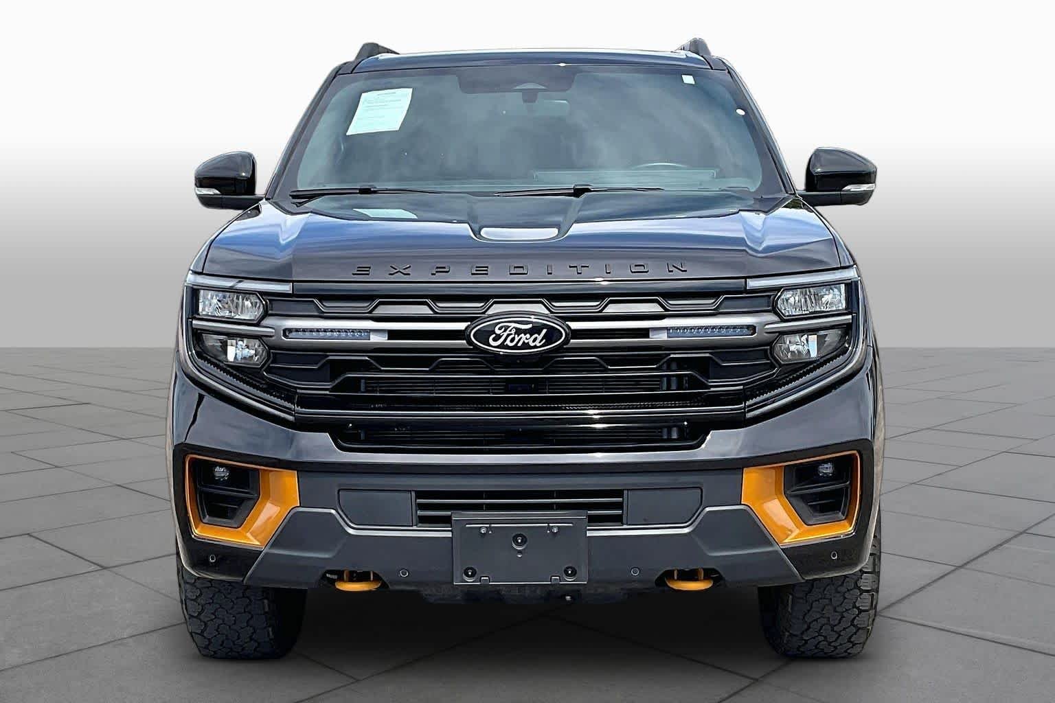 Used 2025 Agate Black Metallic Ford Tremor image 4