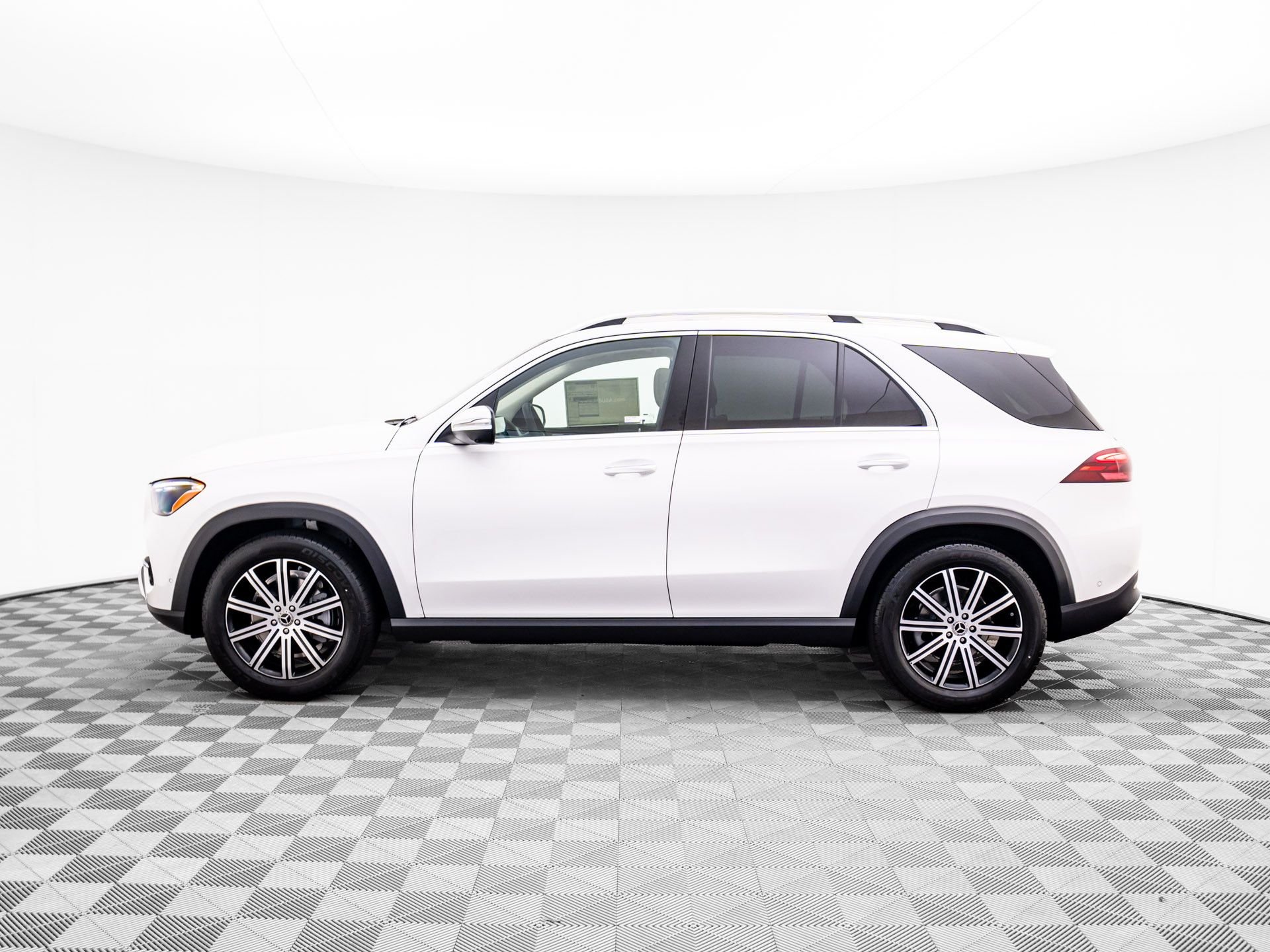 New 2026 Polar White Mercedes-Benz GLE 350 image 2