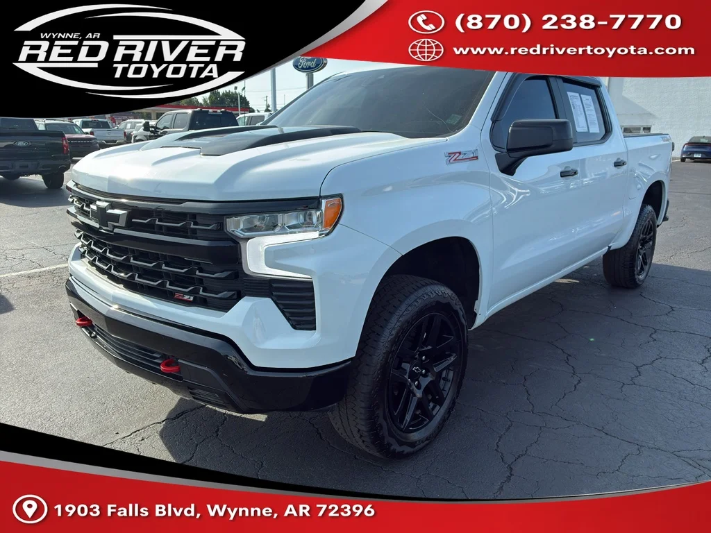 Used 2025 Summit White Chevrolet LT Trail Boss image 1