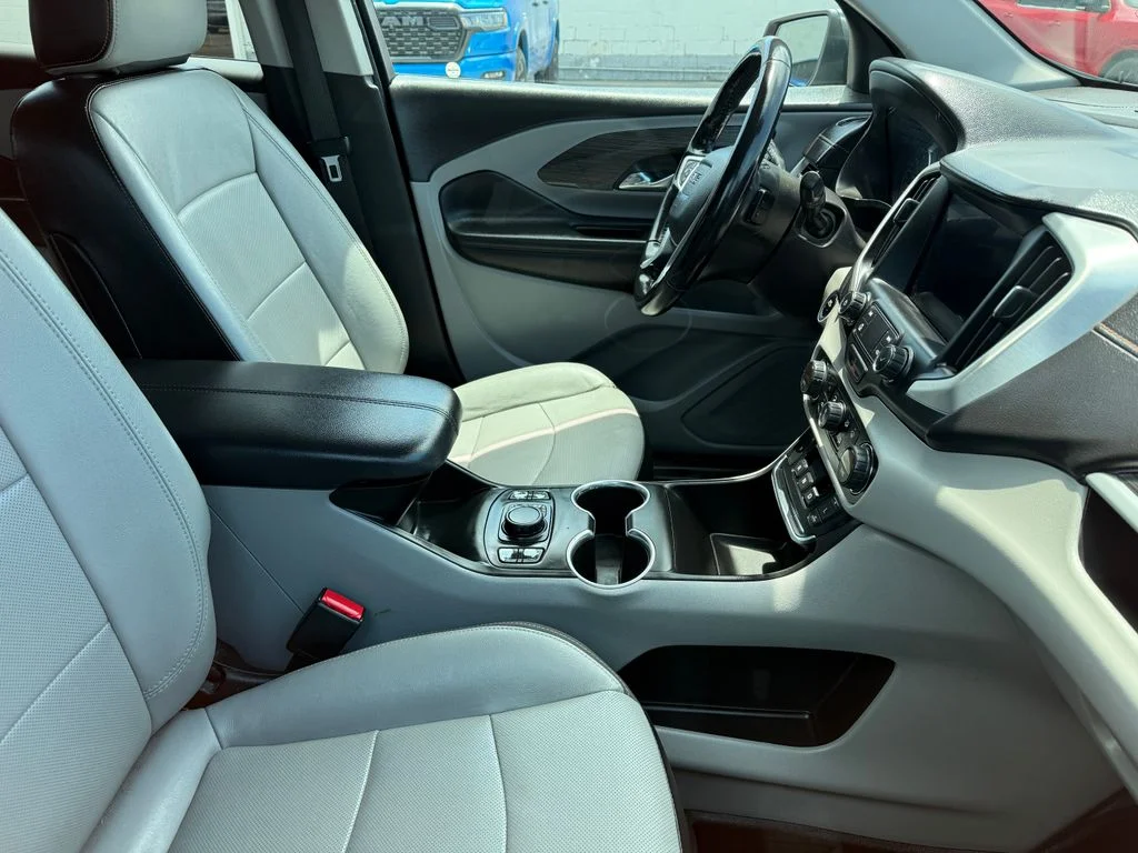 Used 2020 Gray GMC SLT image 3