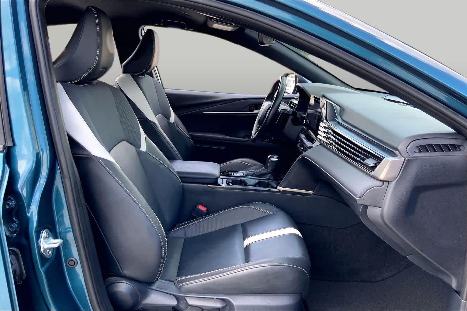 Used 2025 Ocean Gem Toyota SE image 9