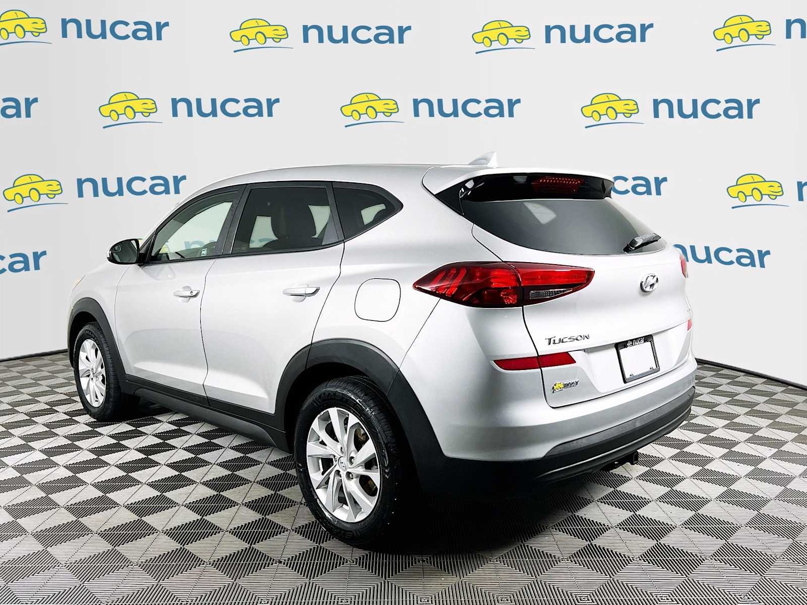 Used 2020 Stellar Silver Hyundai SE image 5