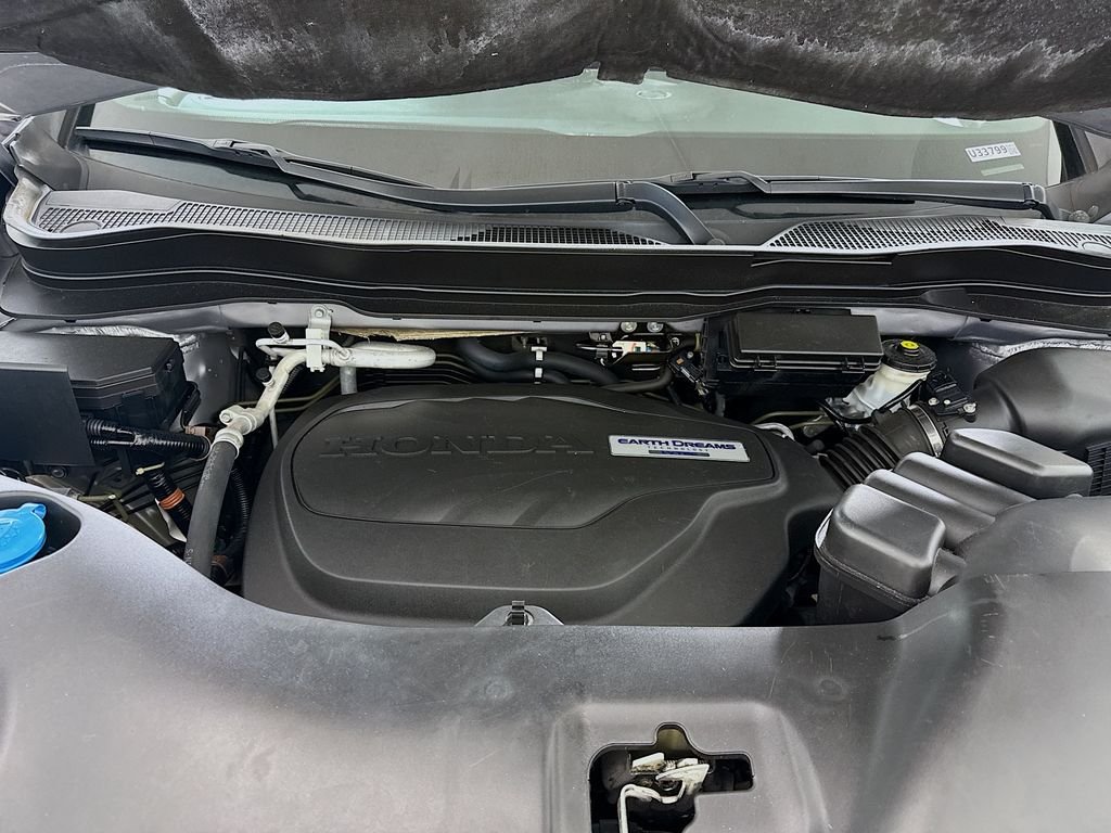 Used 2019 Lunar Silver Metallic Honda Sport image 27