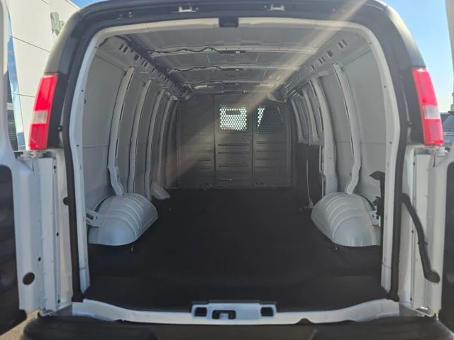 2025 Chevrolet Express Cargo Work Van - Photo 8